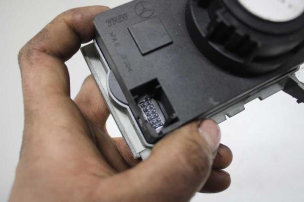 COMMODO MERCEDES VITO W639 ( PHARE UNIQUEMENT ) - Vue 3